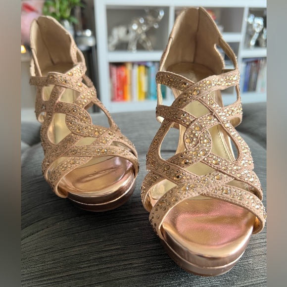 Rose Gold Antonio Melani Sparkly 4” Heels, Worn Once, Size 8.5 - Picture 1 of 6